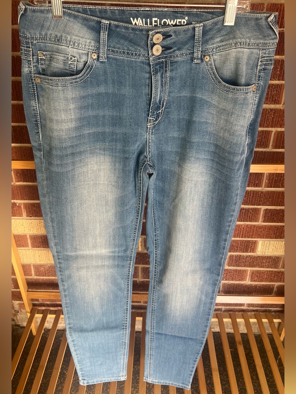 Wallflower curvy fit jeans